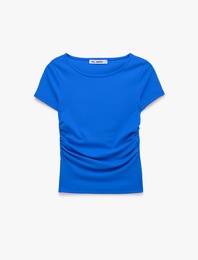 Pamuklu Slim Fit Kayık Yaka Kısa Kollu Drapeli Tişört