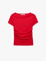 Pamuklu Slim Fit Kayık Yaka Kısa Kollu Drapeli Tişört