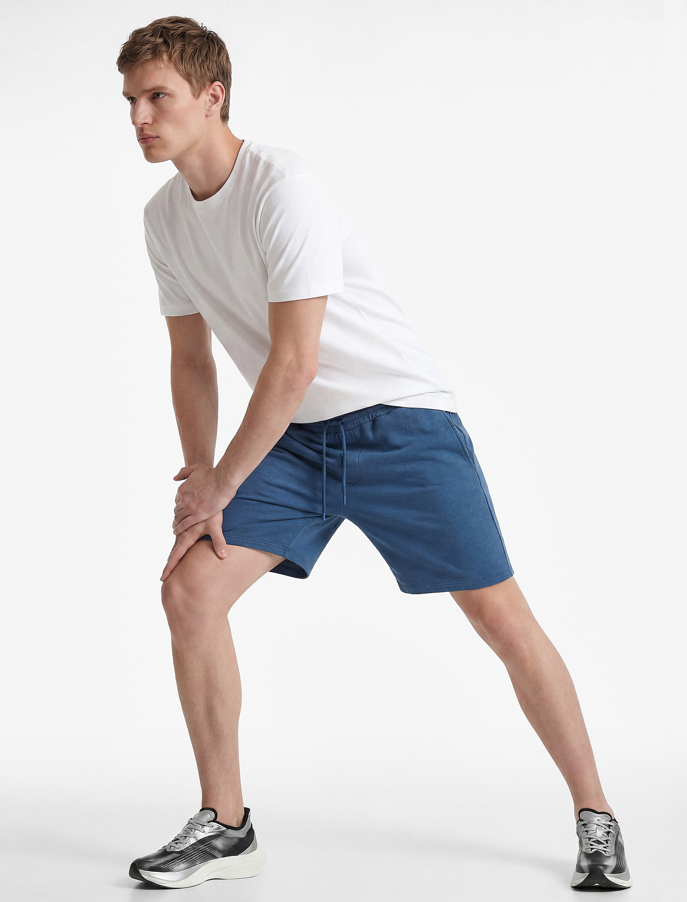   Modal Karışımlı Cepli Straight Fit Beli Bağcıklı Spor Şort
