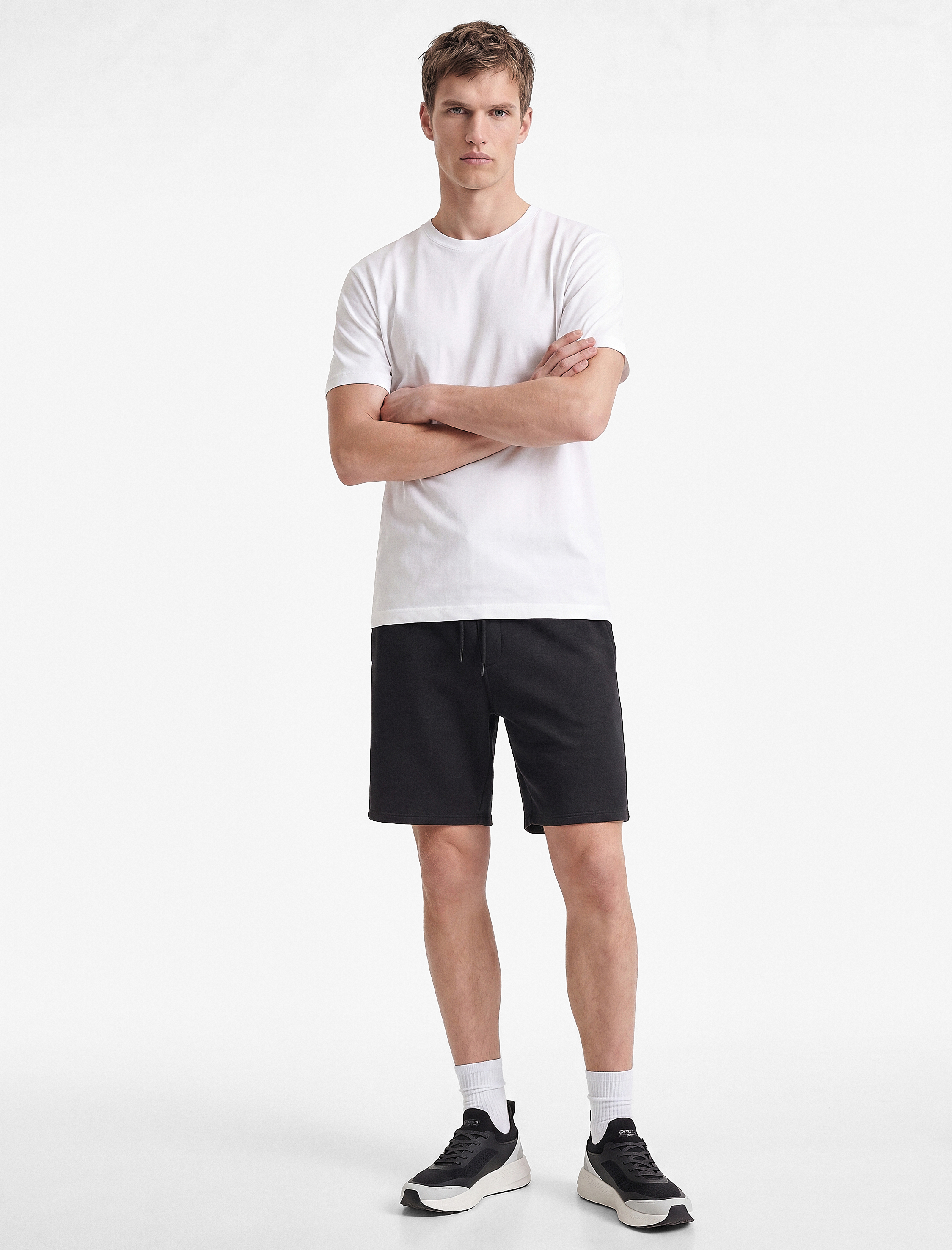   Modal Karışımlı Cepli Straight Fit Beli Bağcıklı Spor Şort
