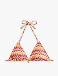 Charm Detaylı Desenli Üçgen Bikini Üstü