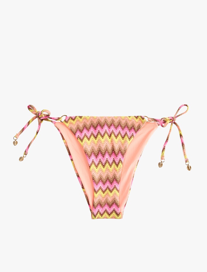  Charm Detaylı Yanları İp Bağlamalı Desenli Bikini Altı