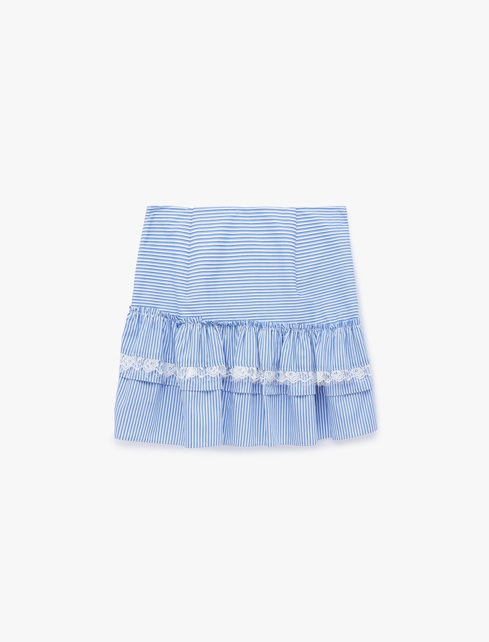  Koton X Sibil Çetinkaya - Fırfırlı Dantel Detaylı Çizgili Poplin Mini Etek