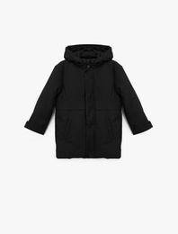 Uzun Kollu Çıtçıt Detaylı Cepli Slim Fit Kapşonlu Mont
