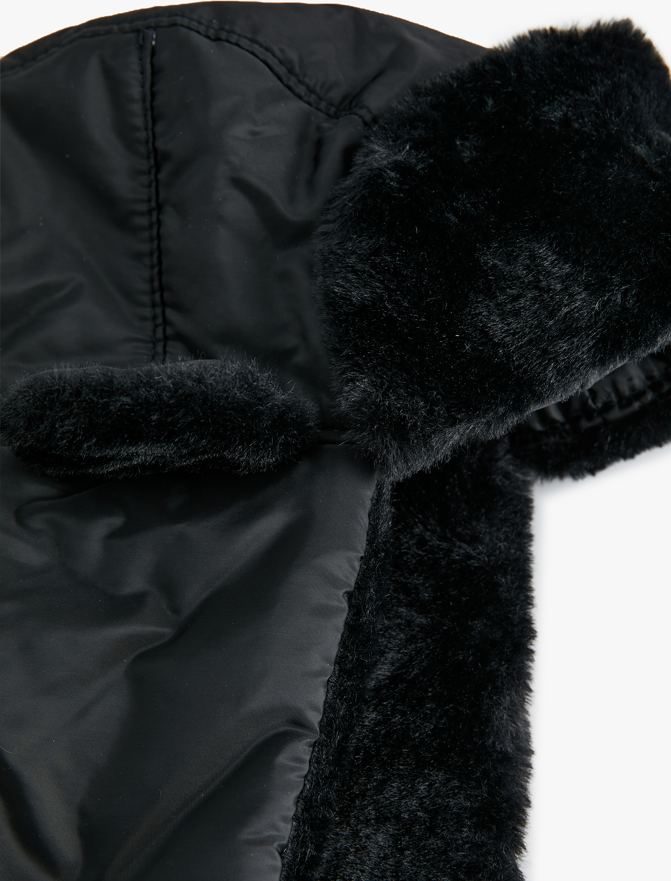  Kadın Ponpon Detaylı Peluş Pilot Şapka