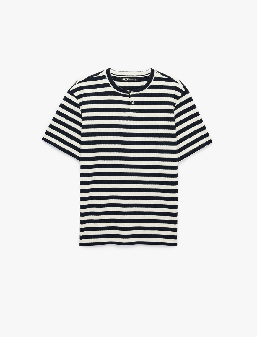 Koton Erkek Regular Fit Kısa Kollu Düğmeli Henley Yaka Çizgili Tişört