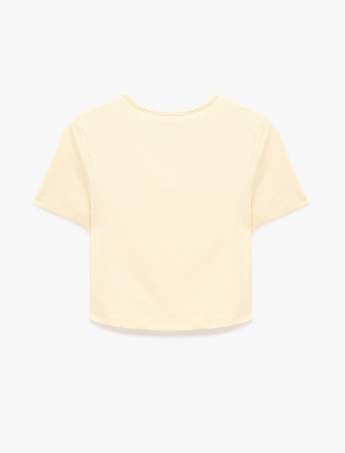  Drape Detaylı Slim Fit Bisiklet Yaka Kısa Kollu Crop Tişört
