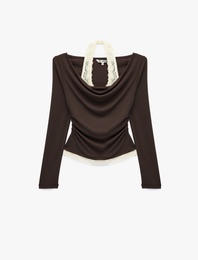 Viskon Karışımlı Slim Fit Uzun Kollu Dantel Detaylı Halter Yaka Tişört