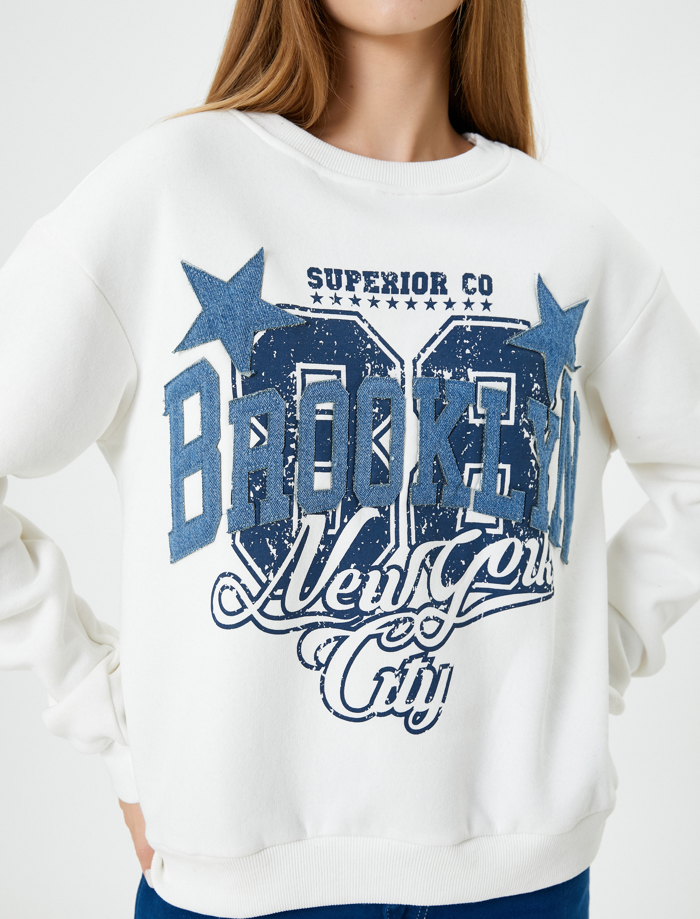   Şardonlu Bisiklet Yaka Uzun Kollu Rahat Kalıp Baskılı Sweatshirt