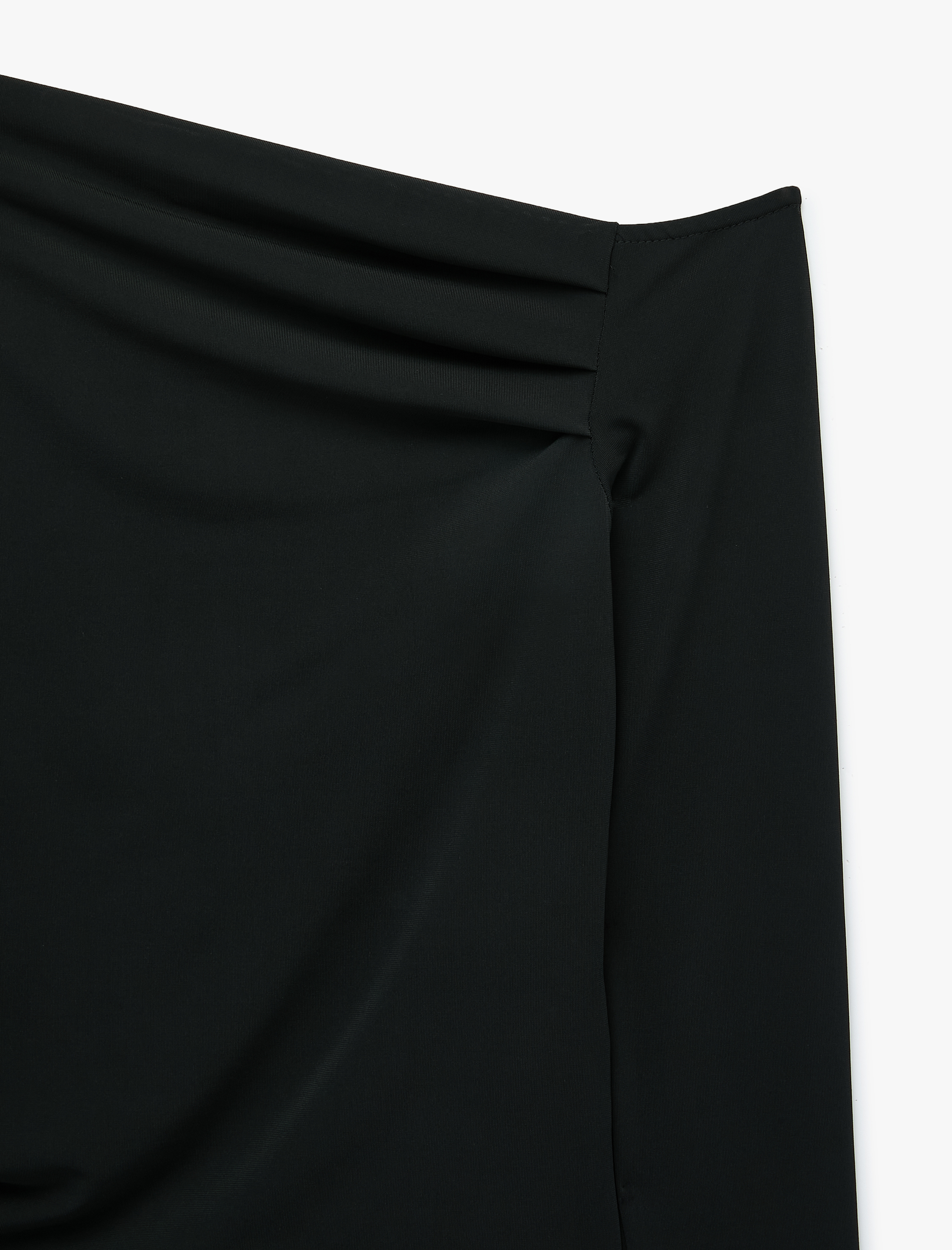   Slim Fit Drapeli Asimetrik Kesim Uzun Kollu Tek Omuz Tişört