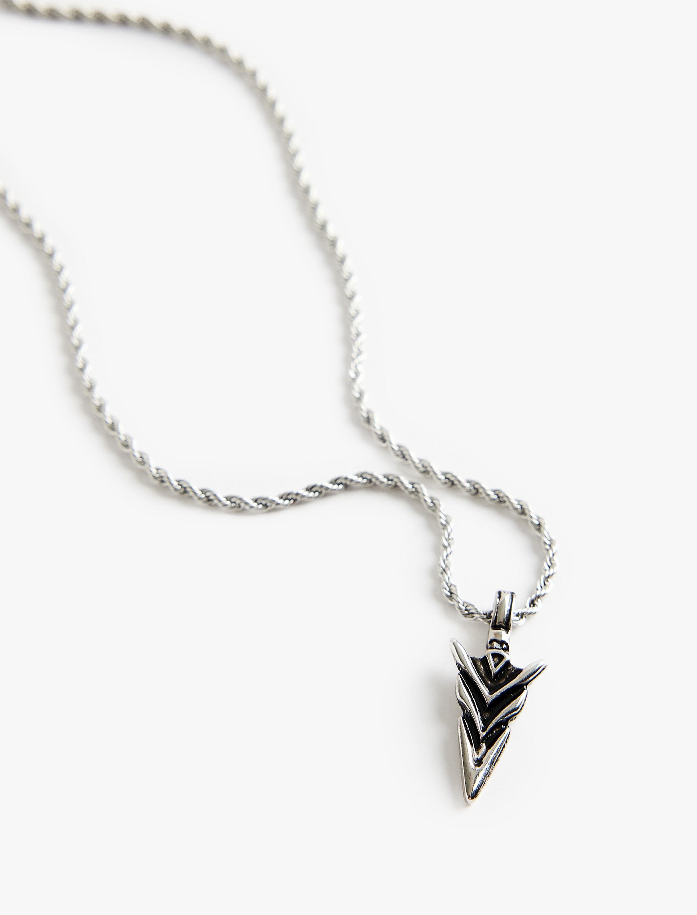  Erkek Dokulu Charm Detaylı Kolye