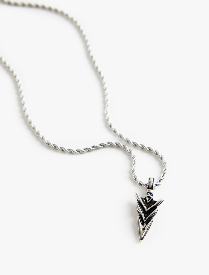Erkek Dokulu Charm Detaylı Kolye