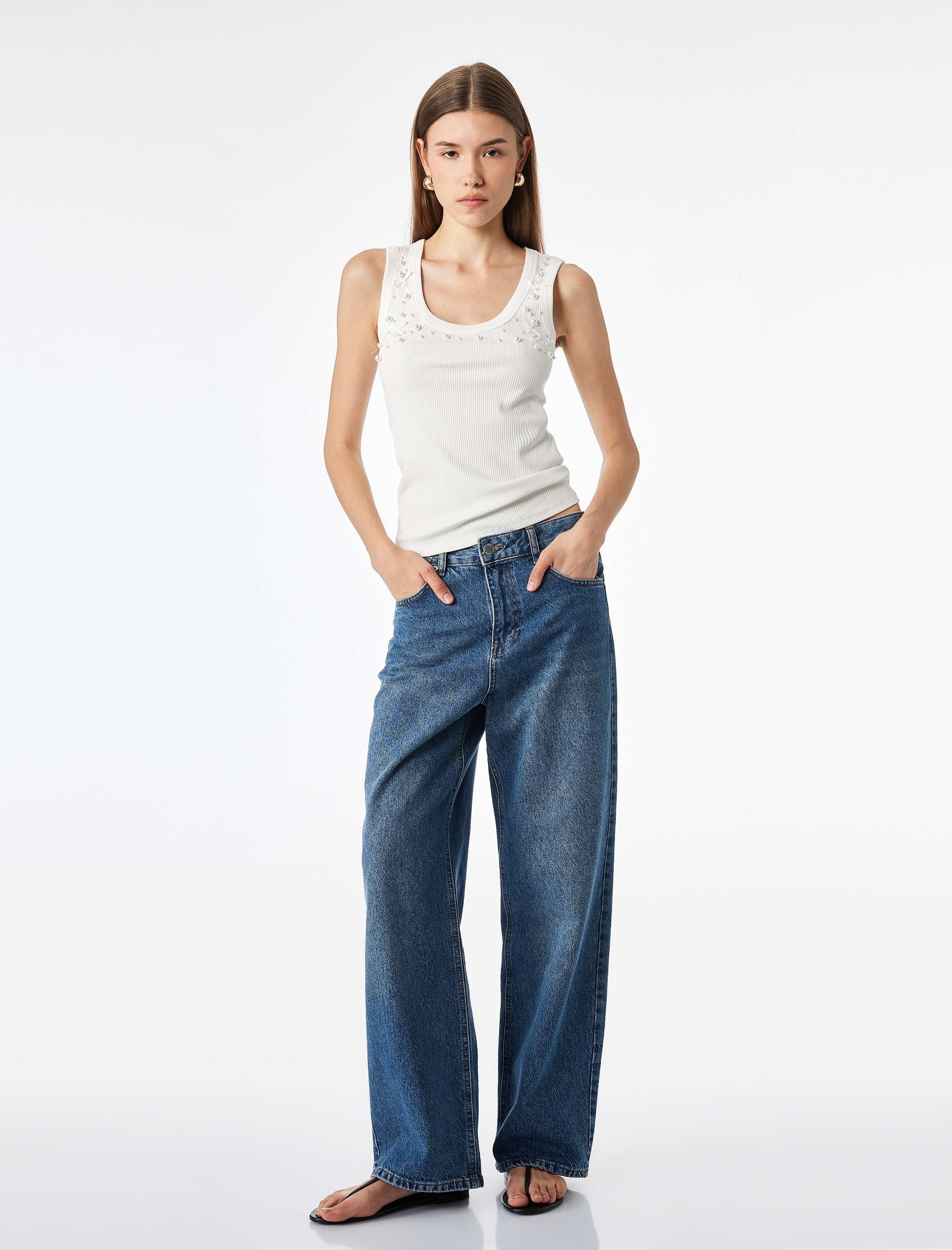   Pamuklu Slim Fit U Yaka İnci ve Fiyonk İşlemeli Atlet Tişört