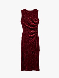 Slim Fit Bisiklet Yaka Drapeli Kolsuz Dokulu Kadife Midi Elbise