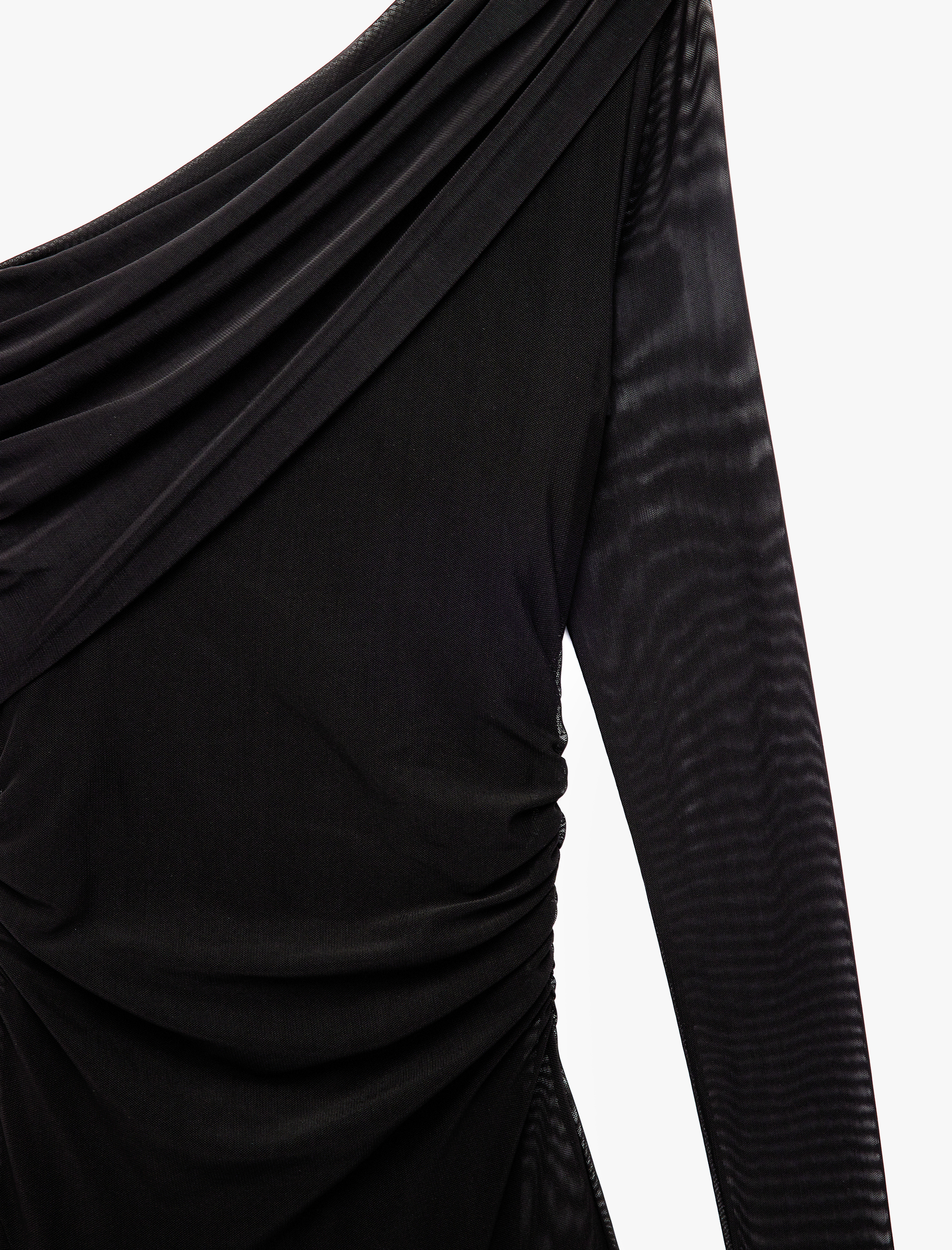   Asimetrik Kesim Drape Detaylı Volümlü Uzun Kollu Tek Omuz Tül Elbise