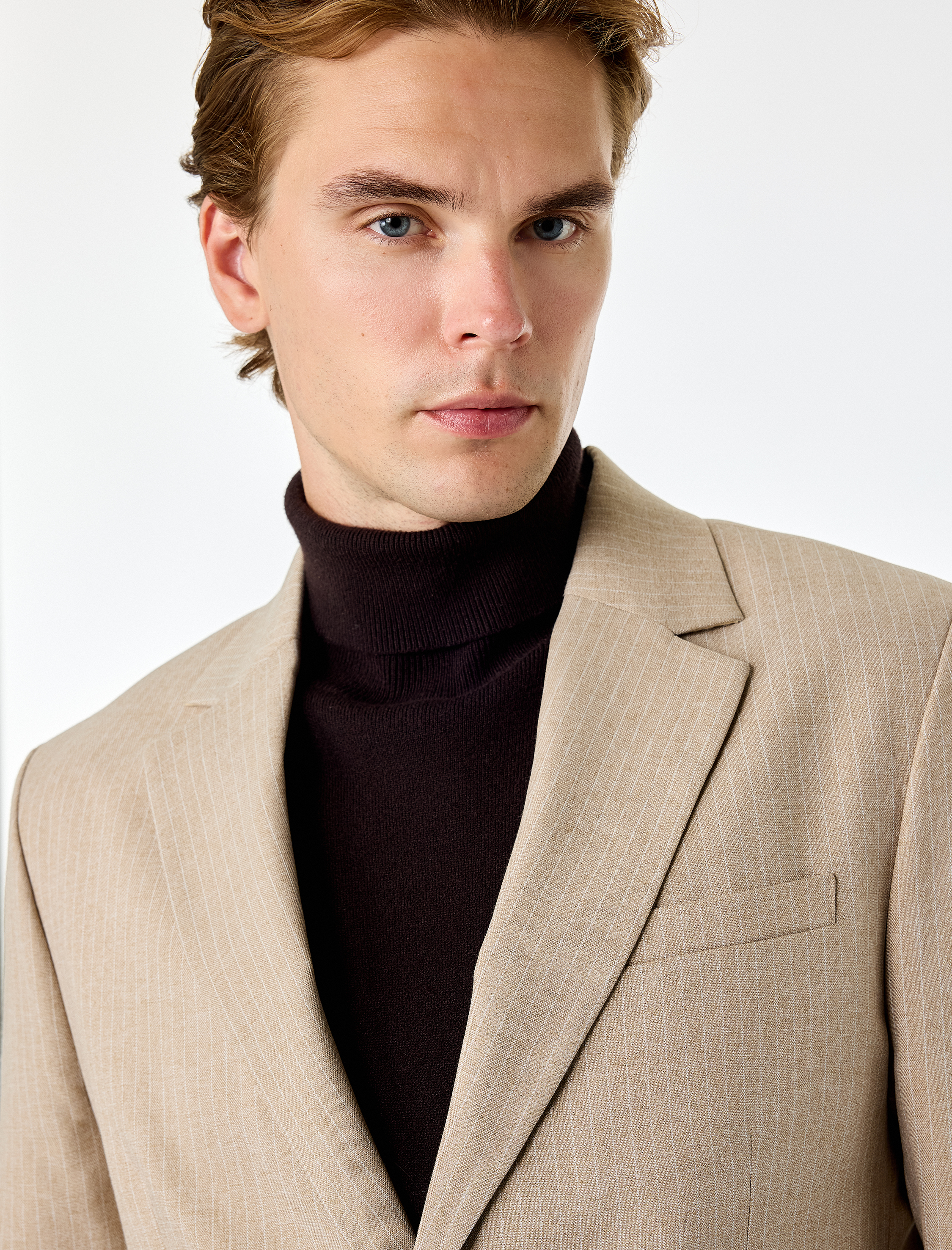   Regular Fit Uzun Kollu Cepli Düğmeli Mono Yaka Blazer Ceket