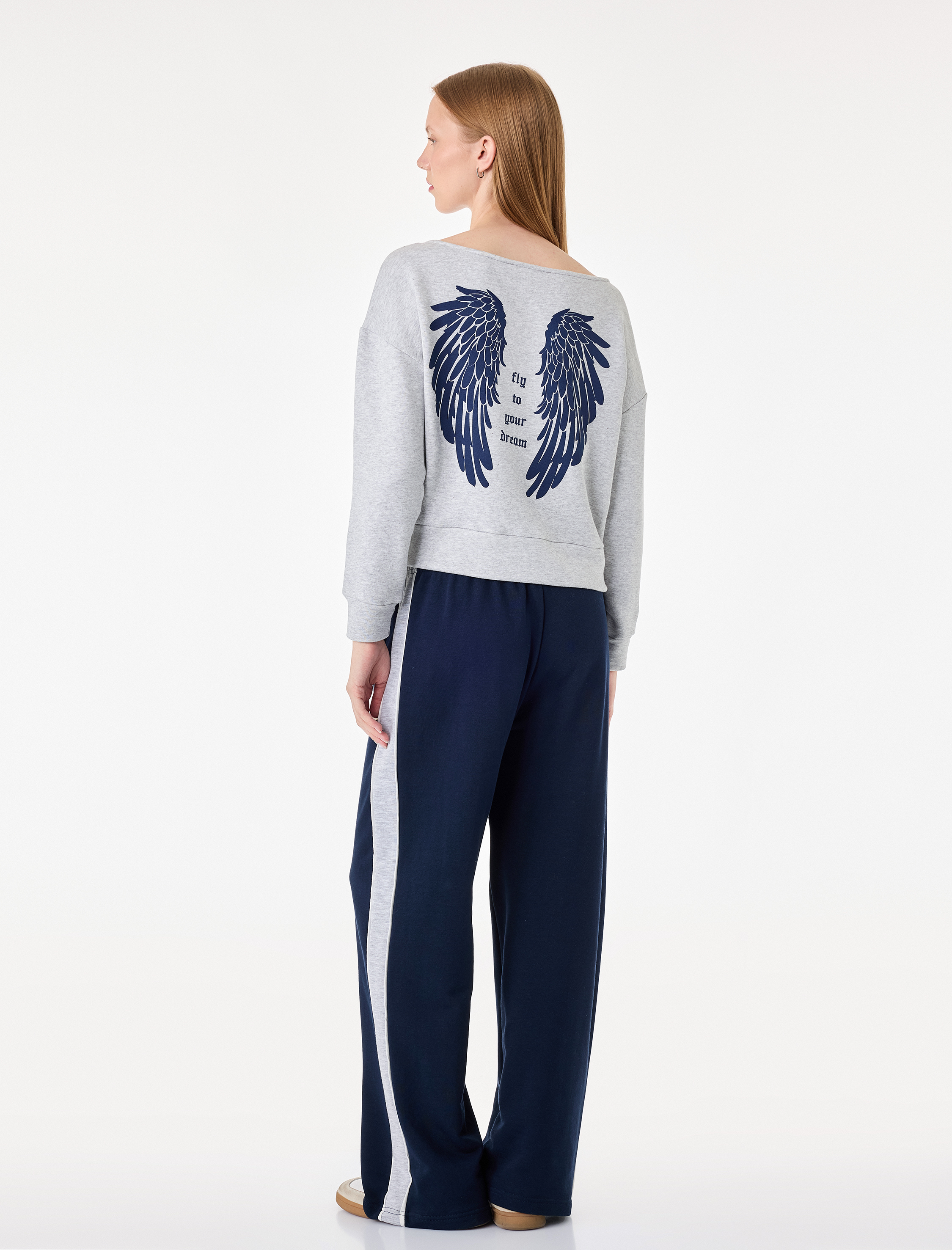   Modal Karışımlı Kayık Yaka Uzun Kollu Arkası Melek Baskılı Sweatshirt