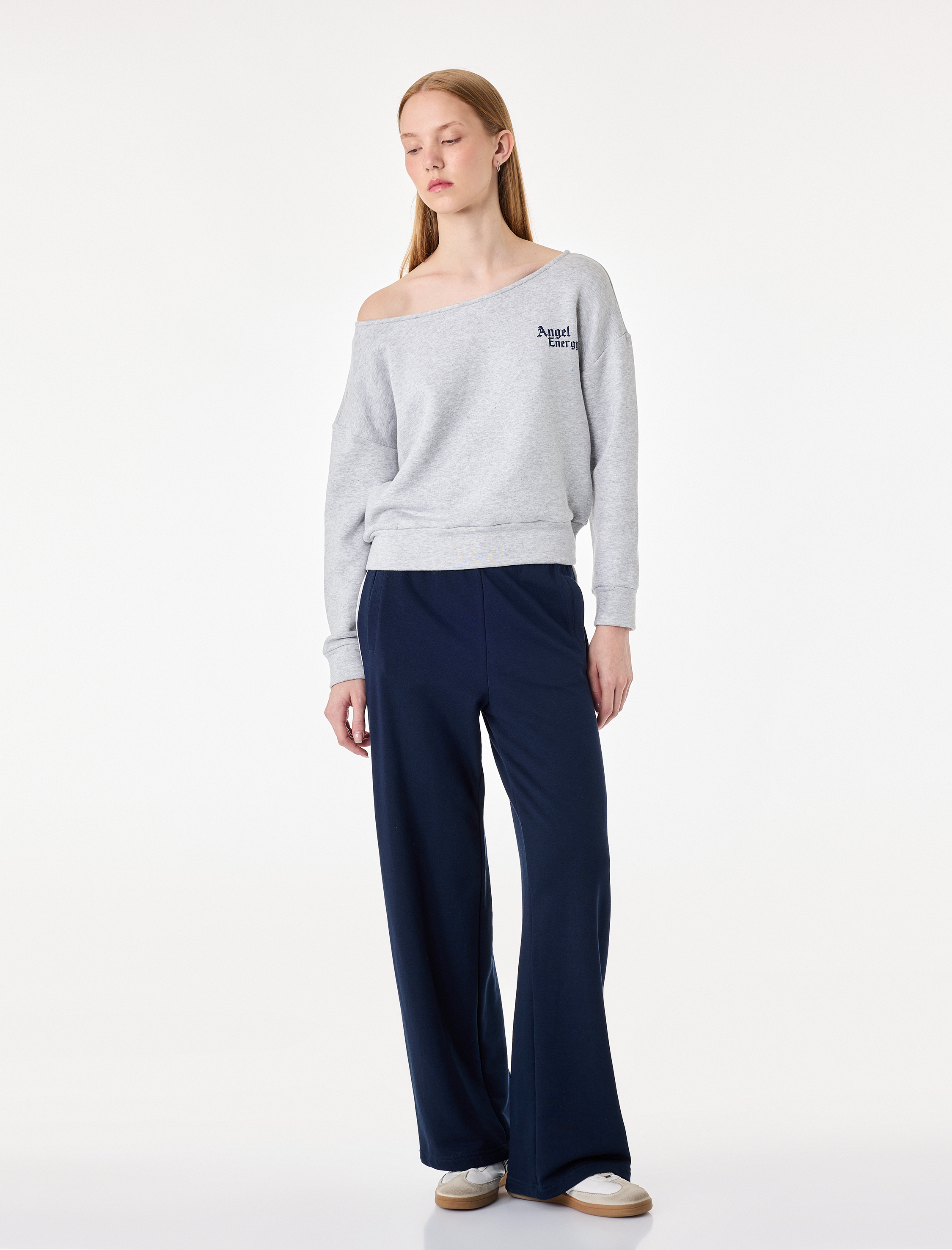   Modal Karışımlı Kayık Yaka Uzun Kollu Arkası Melek Baskılı Sweatshirt