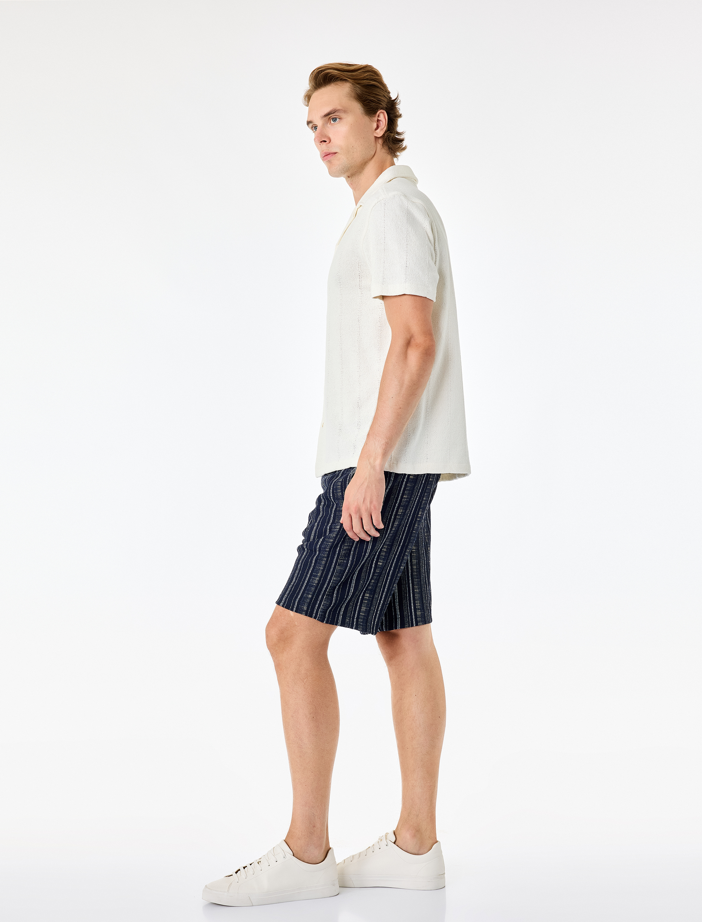   Regular Fit Cepli Çizgili Beli Bağcıklı Şort