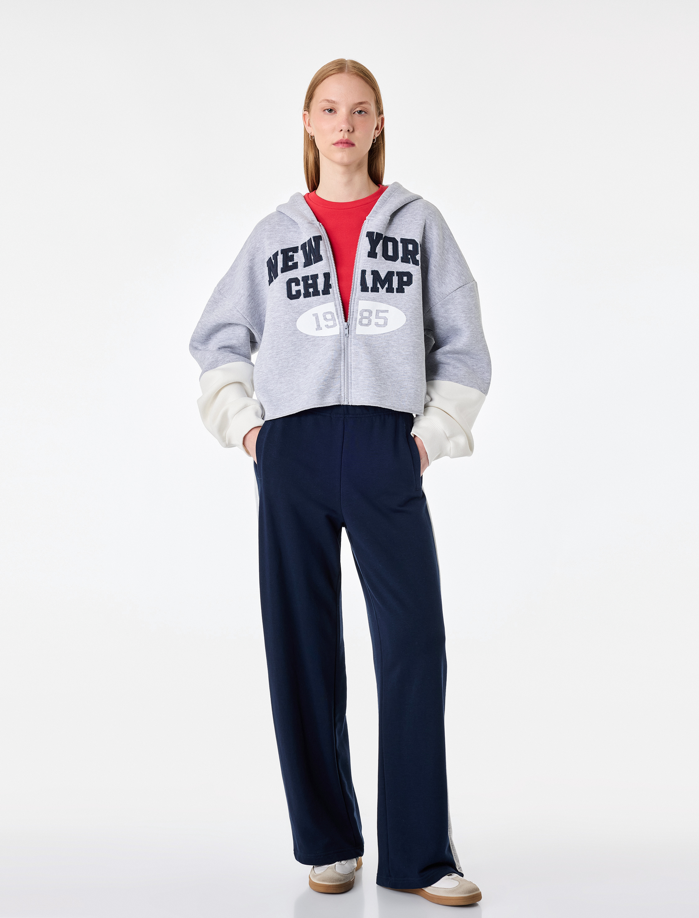   Şardonlu Uzun Kollu Baskılı Rahat Kalıp Crop Fermuarlı Kapüşonlu Sweatshirt