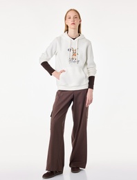 Uzun Kollu Şardonlu Tavşan Baskılı Kapüşonlu Sweatshirt