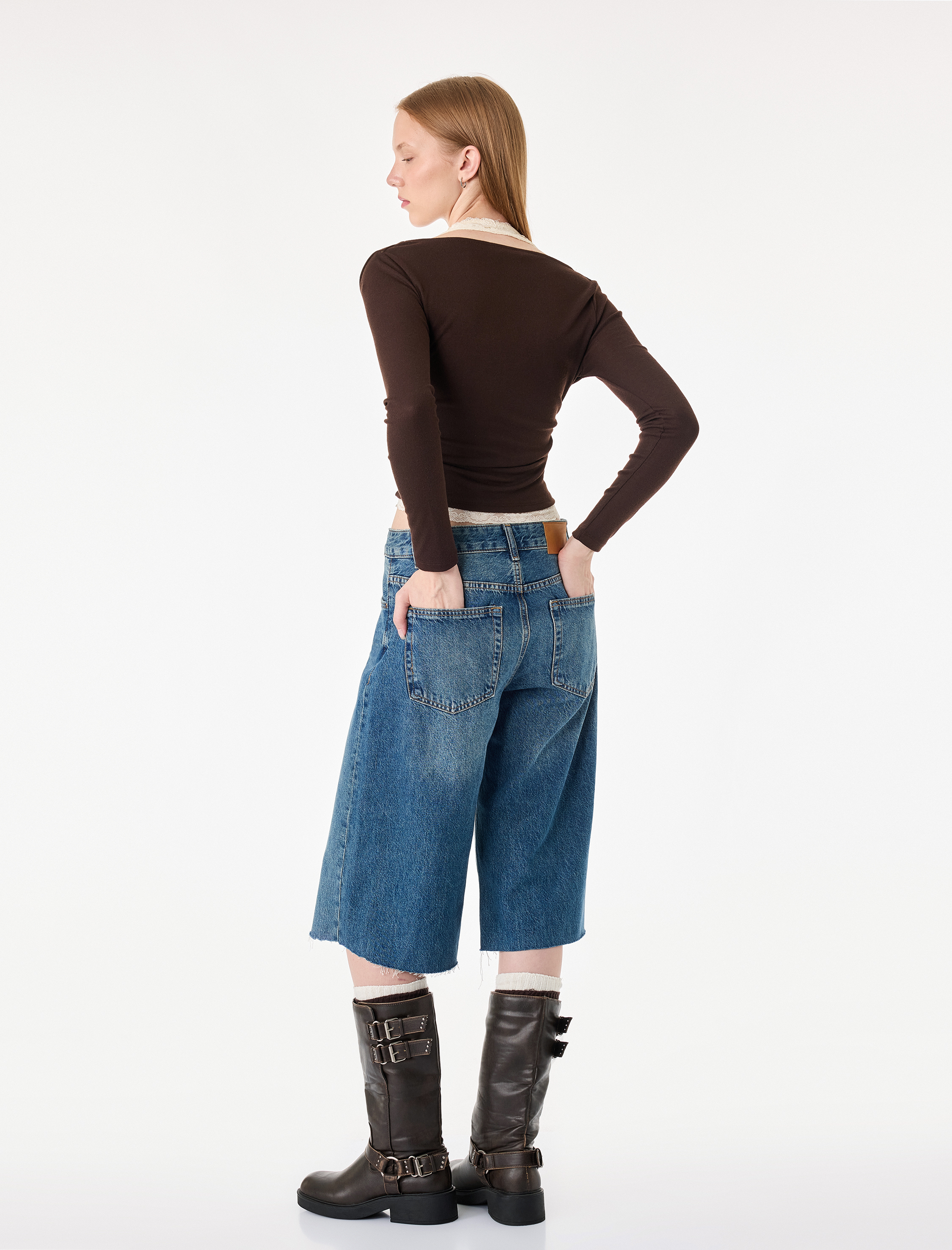   Viskon Karışımlı Slim Fit Uzun Kollu Dantel Detaylı Halter Yaka Tişört