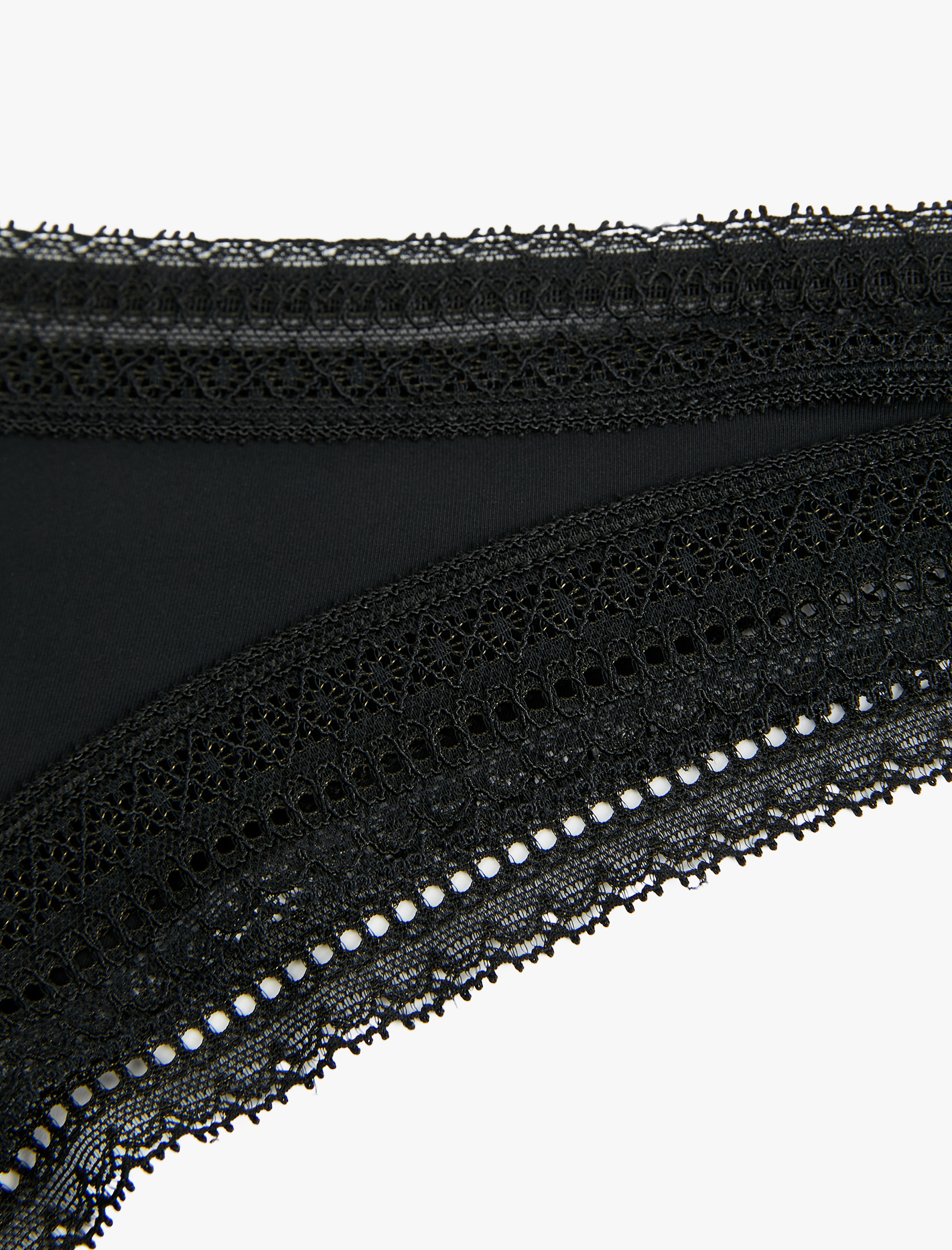   Dantel Detaylı String Külot