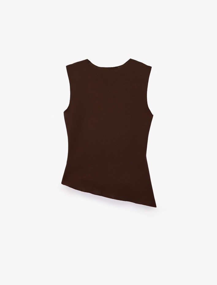  Asimetrik Kesim Slim Fit Bisiklet Yaka Kolsuz Bluz