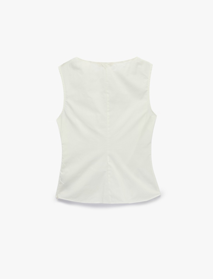  Koton X Şahika Ercümen - Pamuklu Slim Fit Bisiklet Yaka Drape Detaylı Kolsuz Bluz