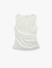 Koton X Şahika Ercümen - Pamuklu Slim Fit Bisiklet Yaka Drape Detaylı Kolsuz Bluz