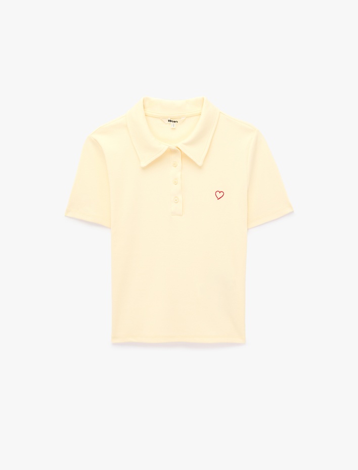  Pamuklu Slim Fit Düğmeli Kalp İşleme Detaylı Polo Yaka Kısa Kollu Fitilli Tişört