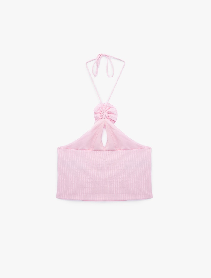  Koton X Sibil Çetinkaya - Çiçek Aplike Detaylı Fırfırlı Halter Yaka Crop Bluz