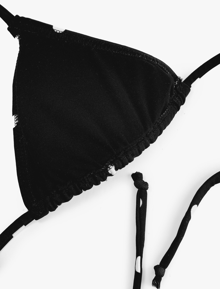  Boyundan Bağlamalı Puantiyeli Üçgen Bikini Üstü