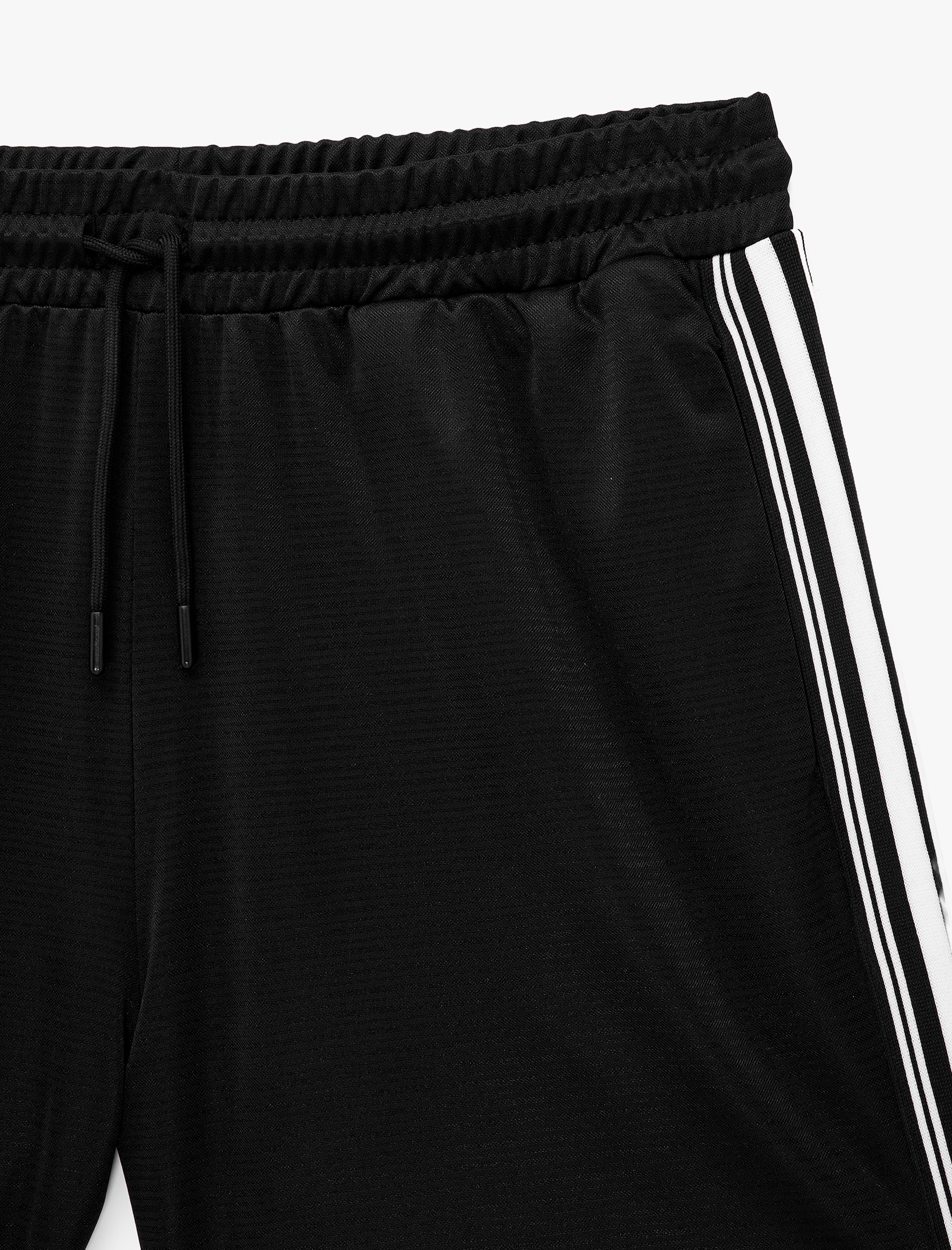   Biyeli Cepli Beli Bağcıklı Spor Şort