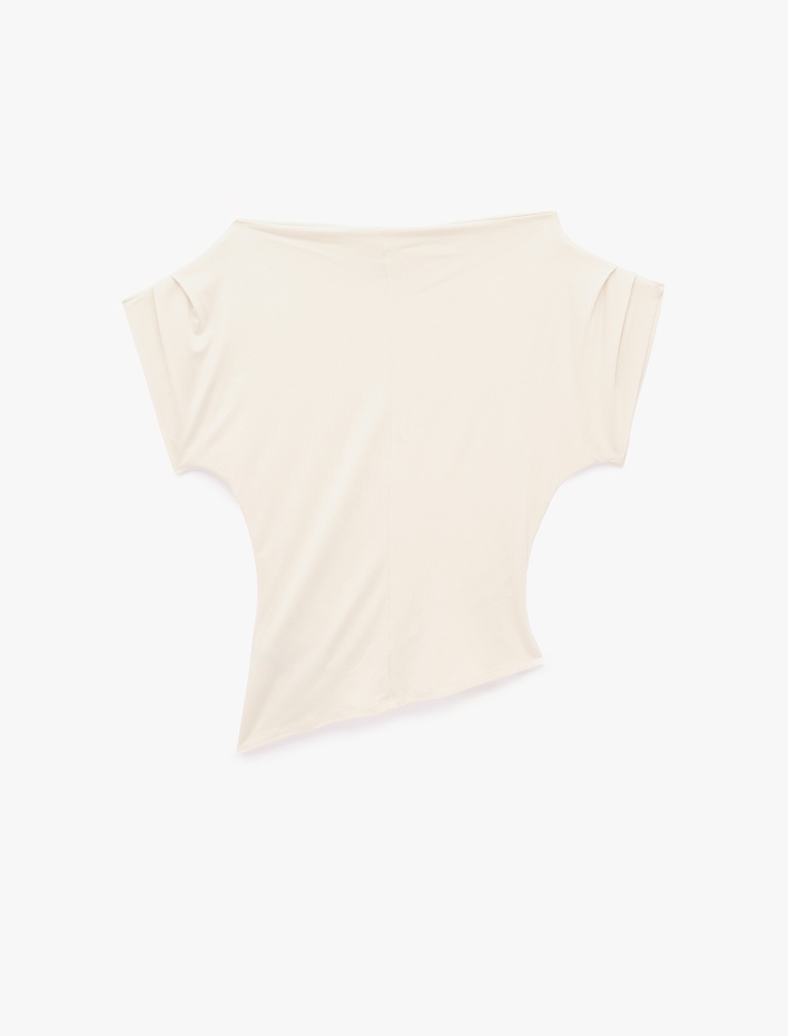  Slim Fit Asimetrik Kesim Kayık Yaka Omzu Açık Kısa Kollu Viskon Bluz