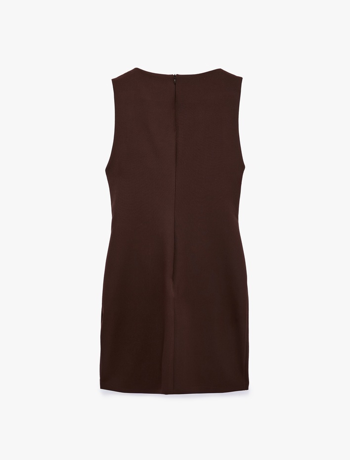  Slim Fit Aksesuarlı Kolsuz Bisiklet Yaka Mini Elbise