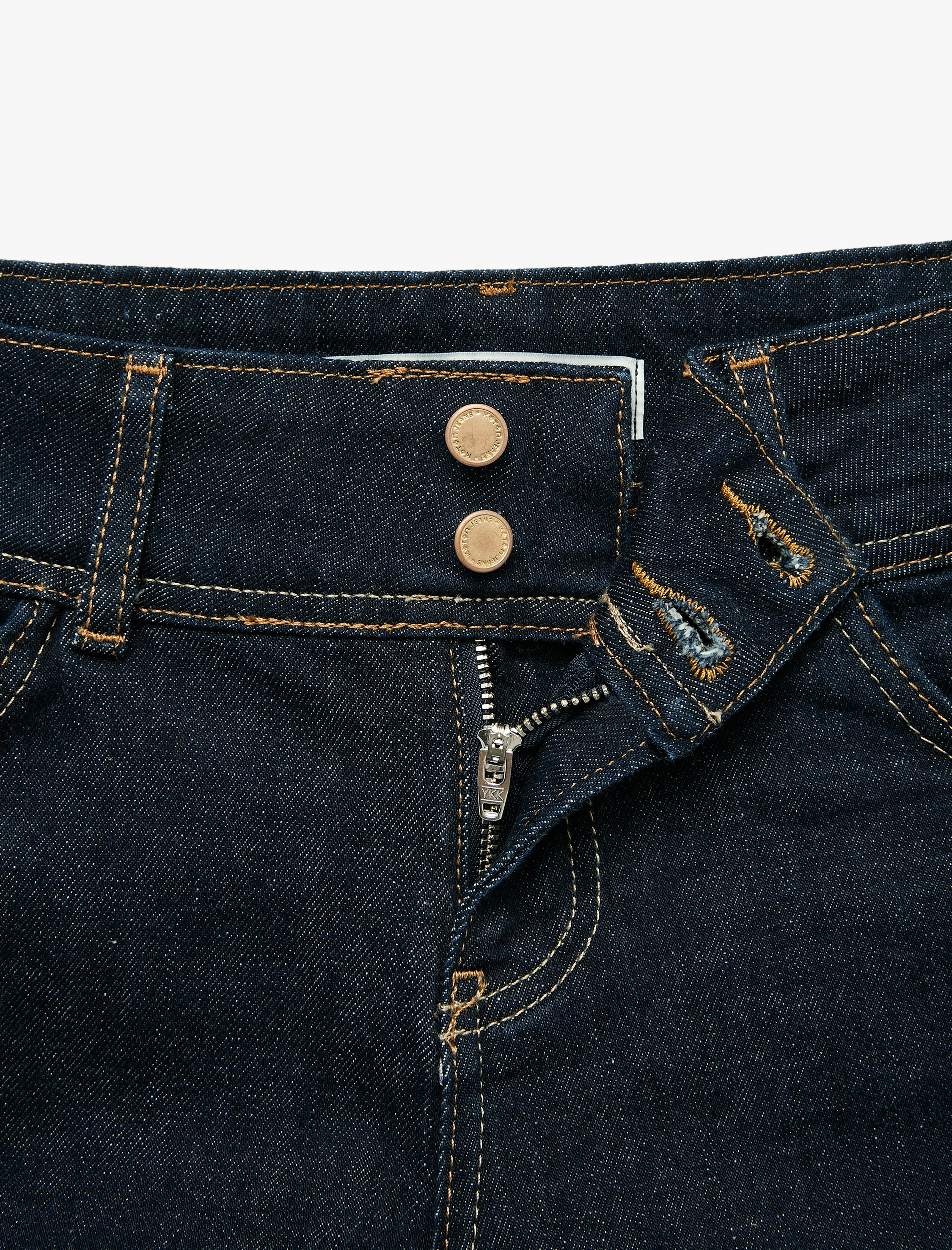   Pamuklu Normal Bel Cep Detaylı Düğmeli Mini Denim Şort