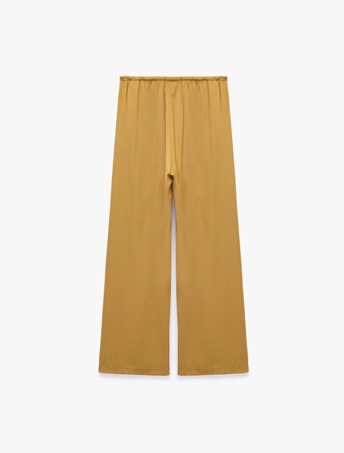  Aerobin Kumaş Straight Fit Cepli Düz Geniş Paça Saten Pantolon
