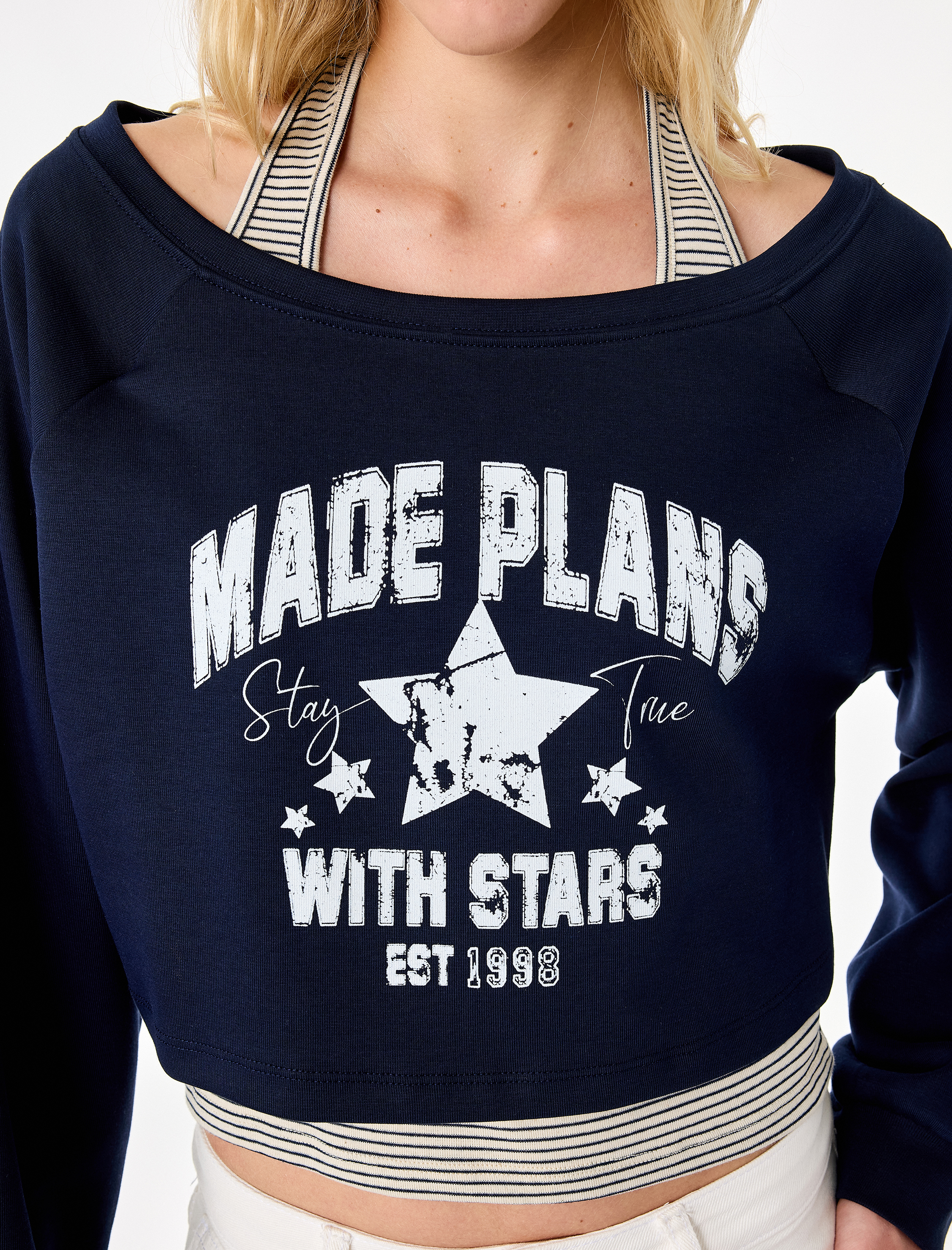   Rahat Kalıp Uzun Kollu Katmanlı Halter Yaka Baskılı Sweatshirt
