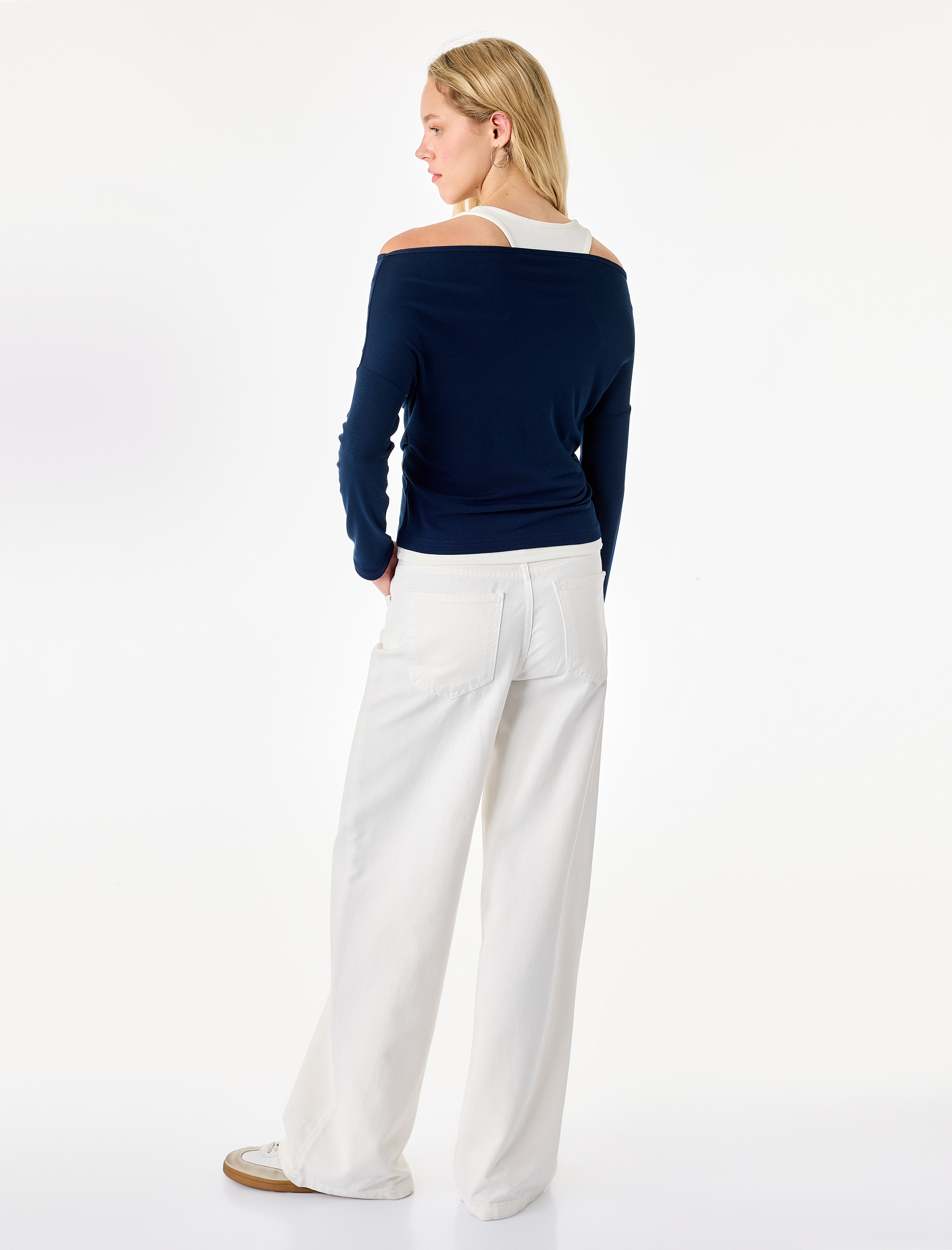   Slim Fit Asimetrik Yaka Katmanlı Uzun Kollu Tişört