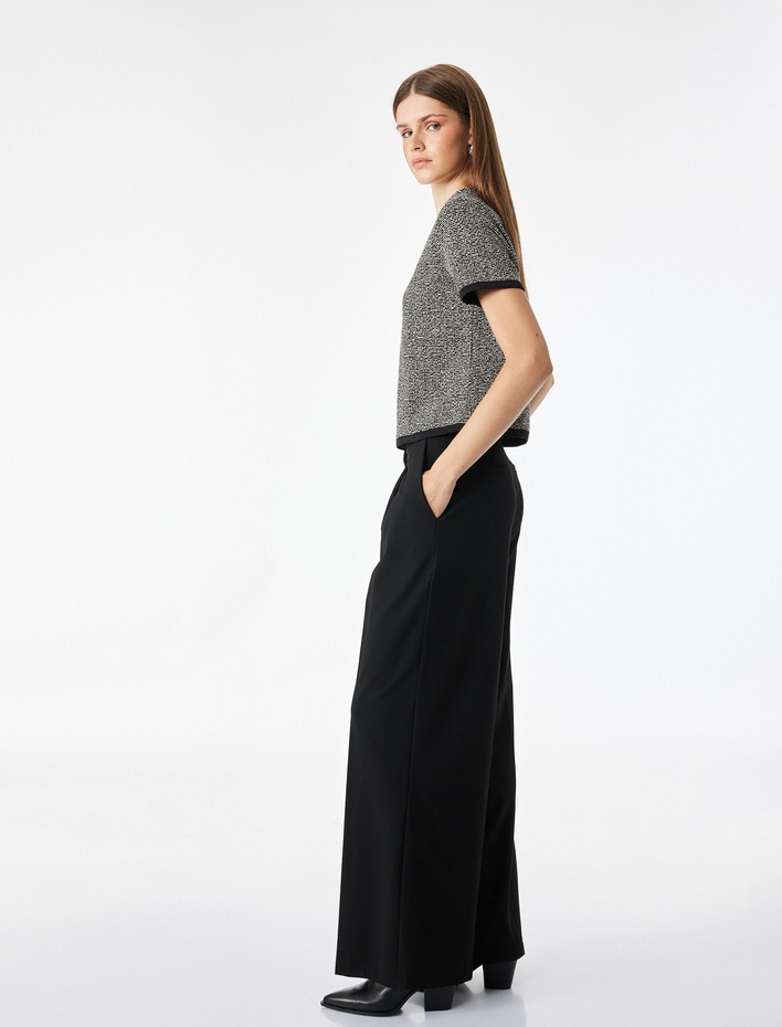 Slim Fit Bisiklet Yaka Kısa Kollu Tüvit Tişört
