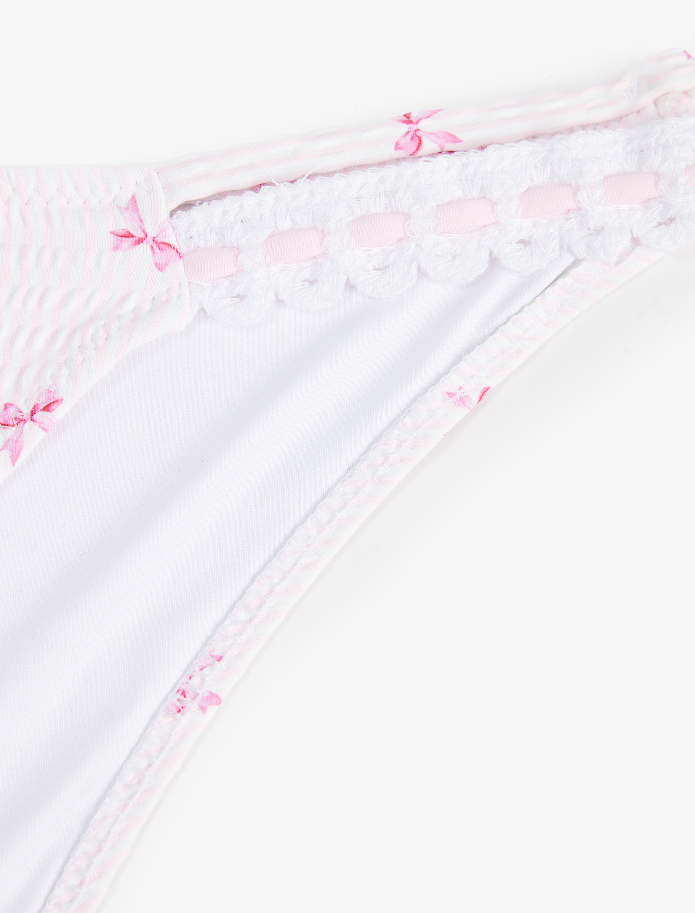   Koton X Sibil Çetinkaya - Kroşe Detaylı Fiyonk Baskılı Dokulu Bikini Altı