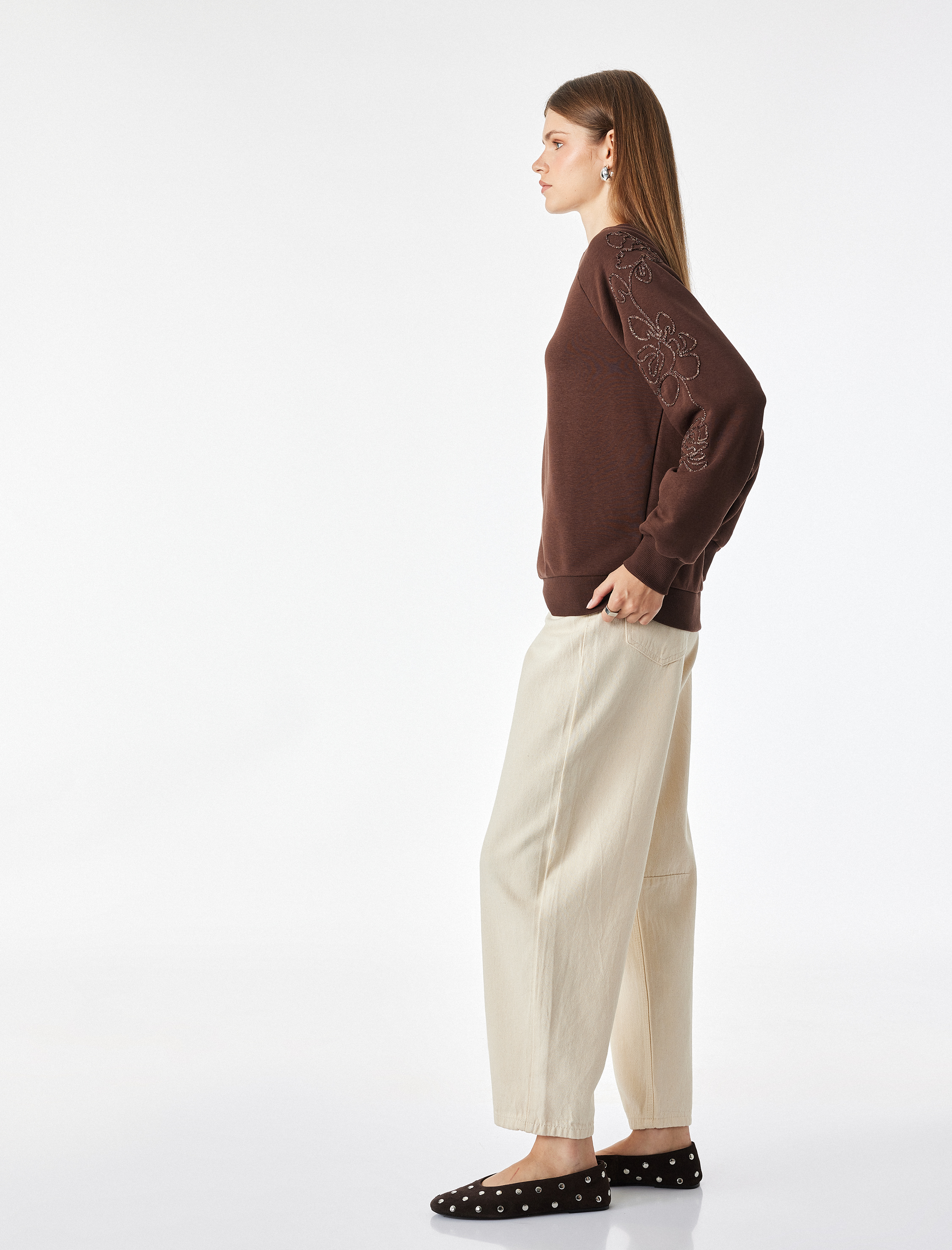   Çiçek Boncuk İşleme Detaylı Uzun Kollu Bisiklet Yaka Sweatshirt
