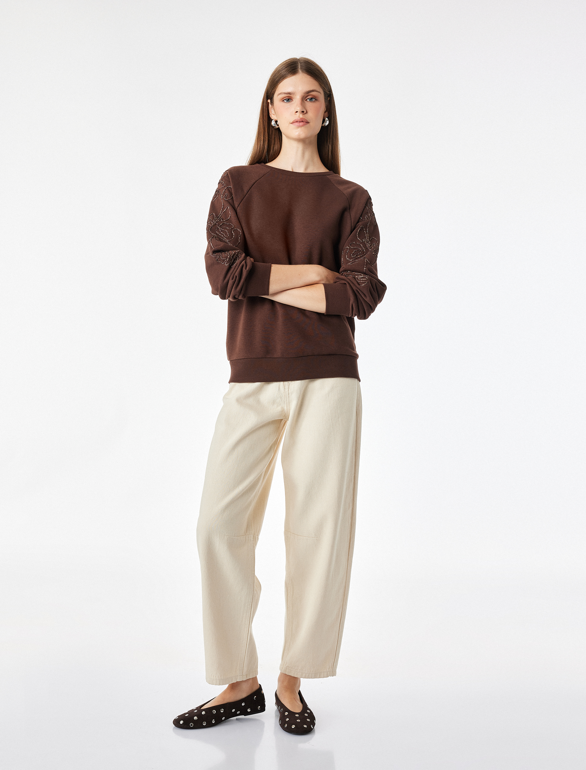   Çiçek Boncuk İşleme Detaylı Uzun Kollu Bisiklet Yaka Sweatshirt