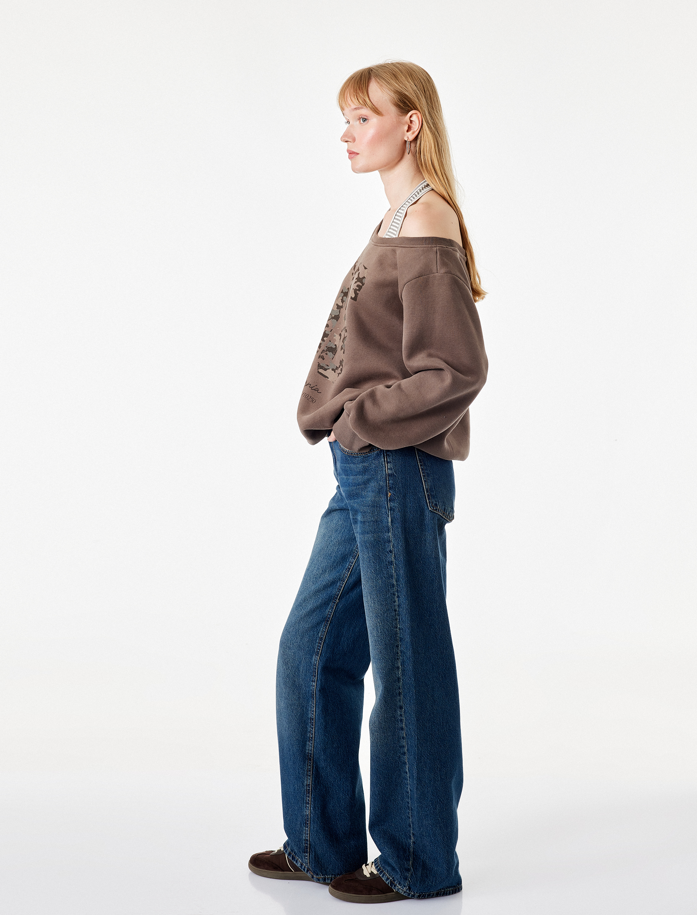   Halter Yaka Uzun Kollu Şardonlu Baskılı Sweatshirt