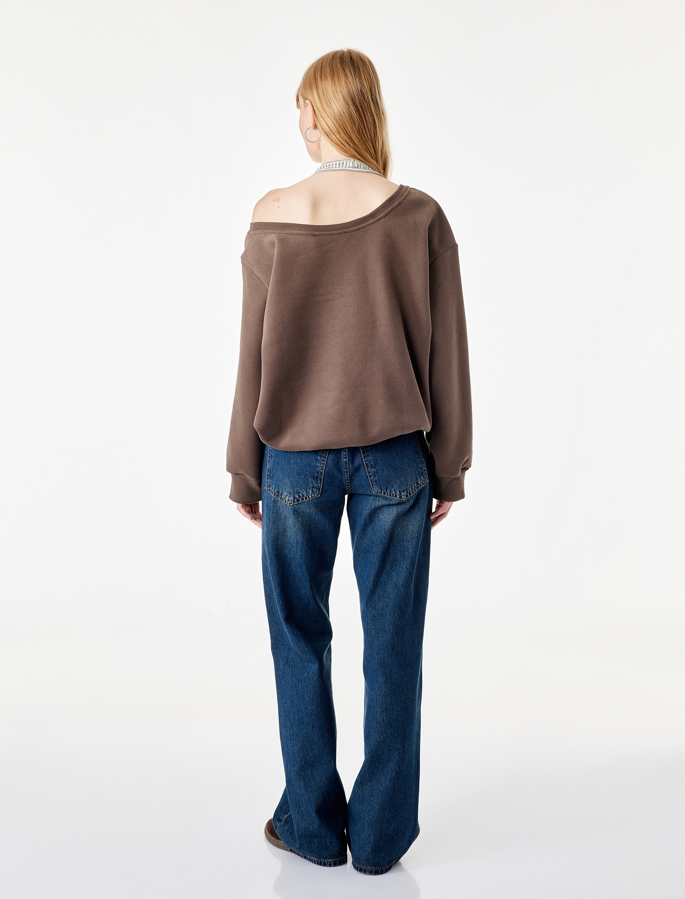   Halter Yaka Uzun Kollu Şardonlu Baskılı Sweatshirt