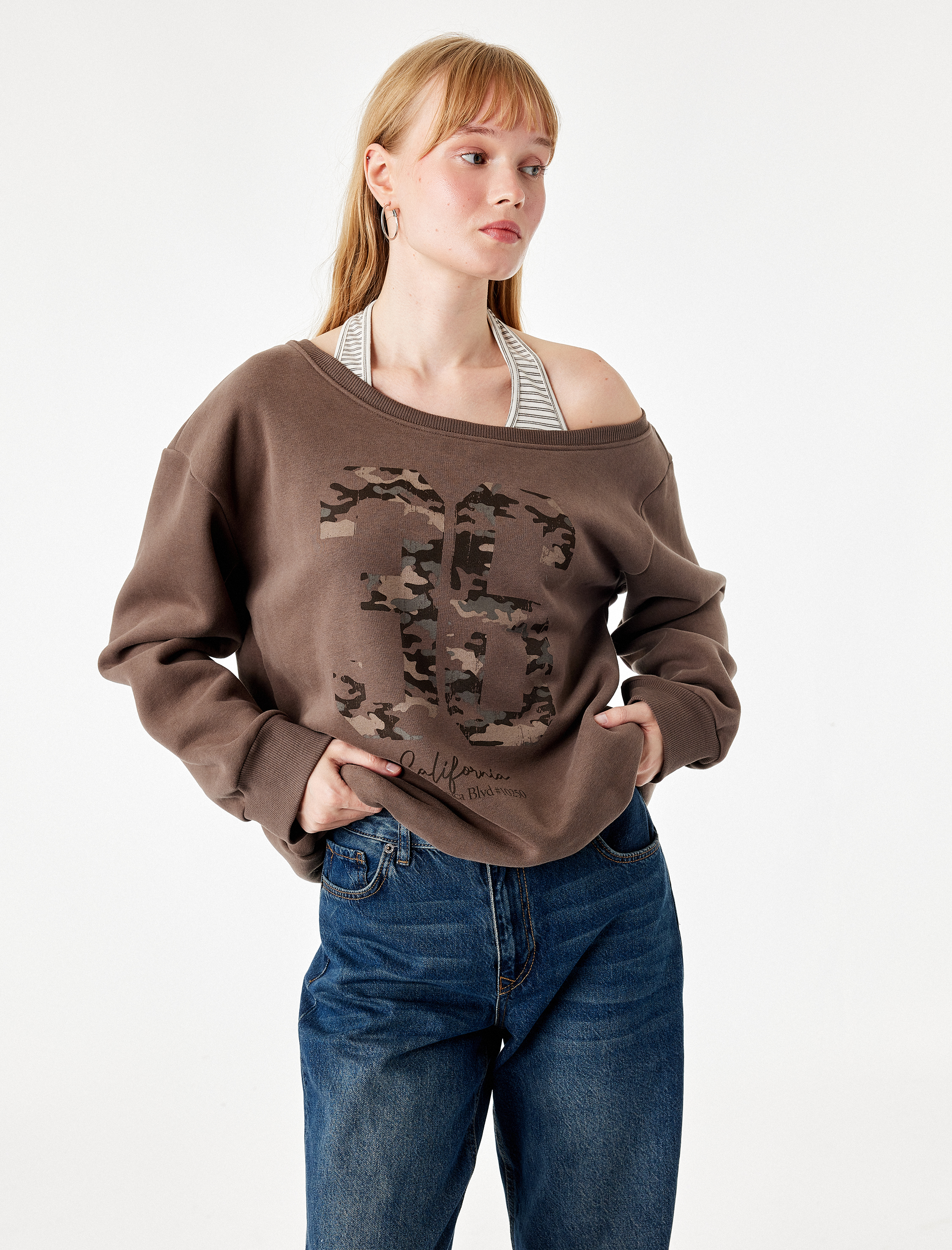   Halter Yaka Uzun Kollu Şardonlu Baskılı Sweatshirt