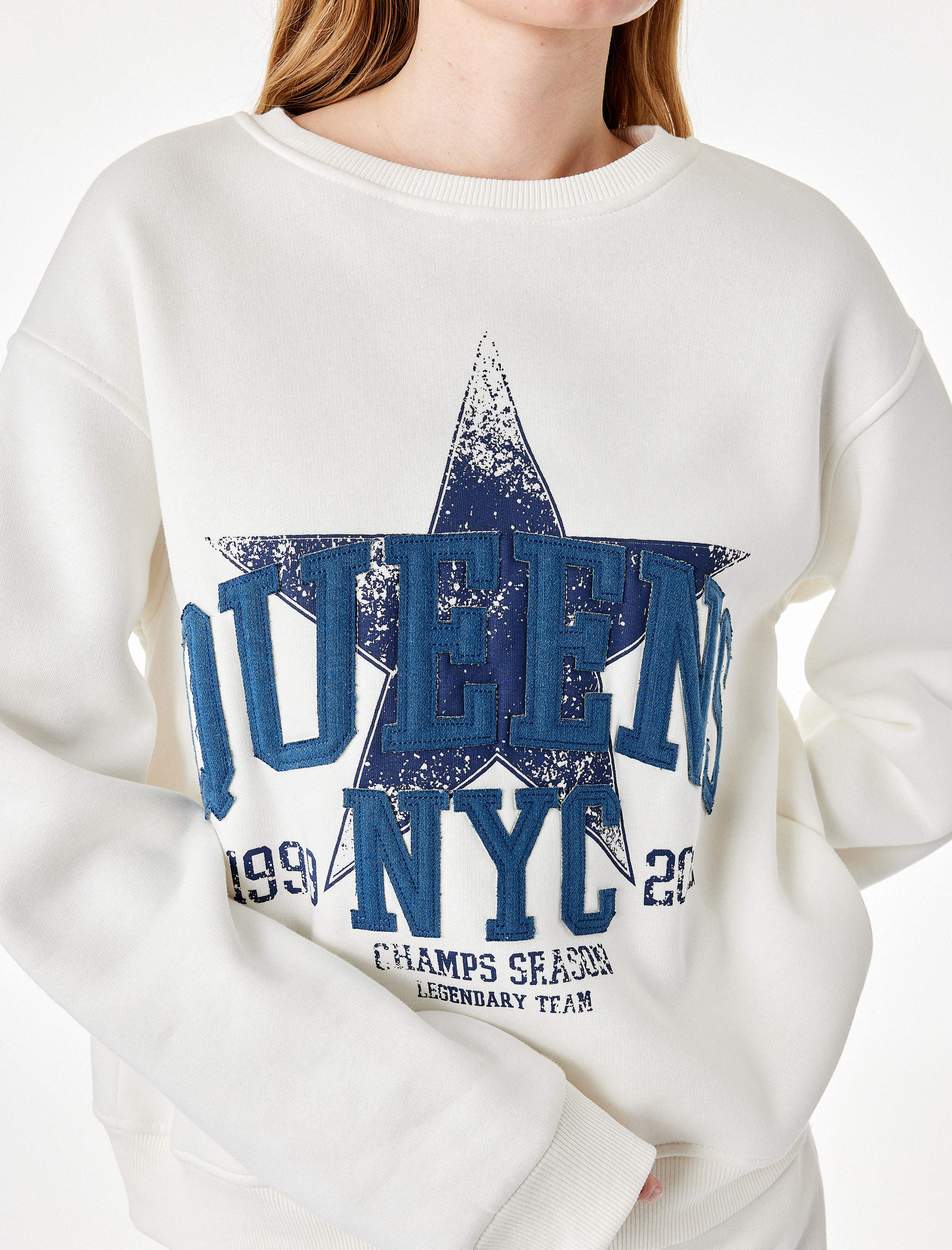   Şardonlu Bisiklet Yaka Uzun Kollu Rahat Kalıp Baskılı Sweatshirt