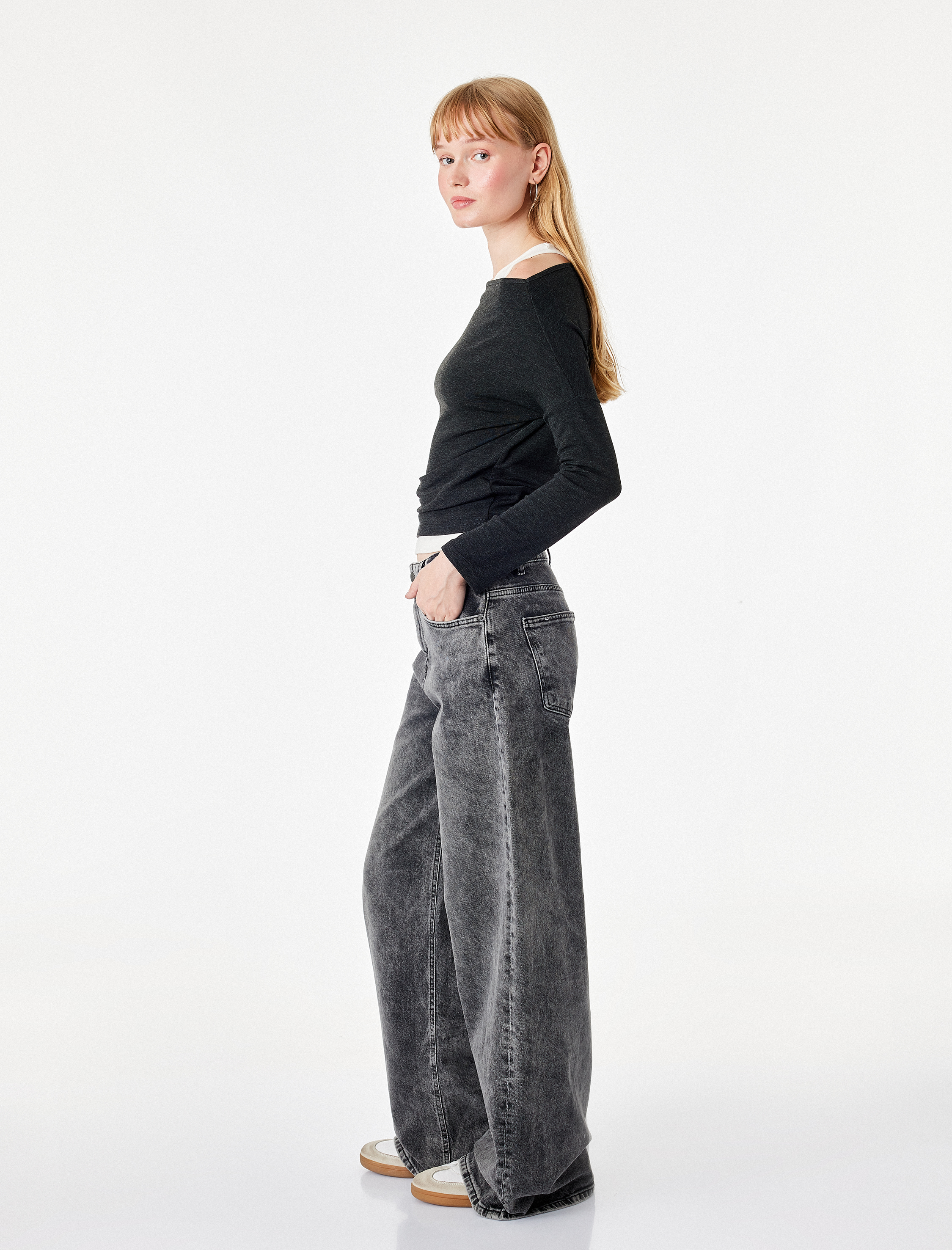   Slim Fit Asimetrik Yaka Katmanlı Uzun Kollu Tişört