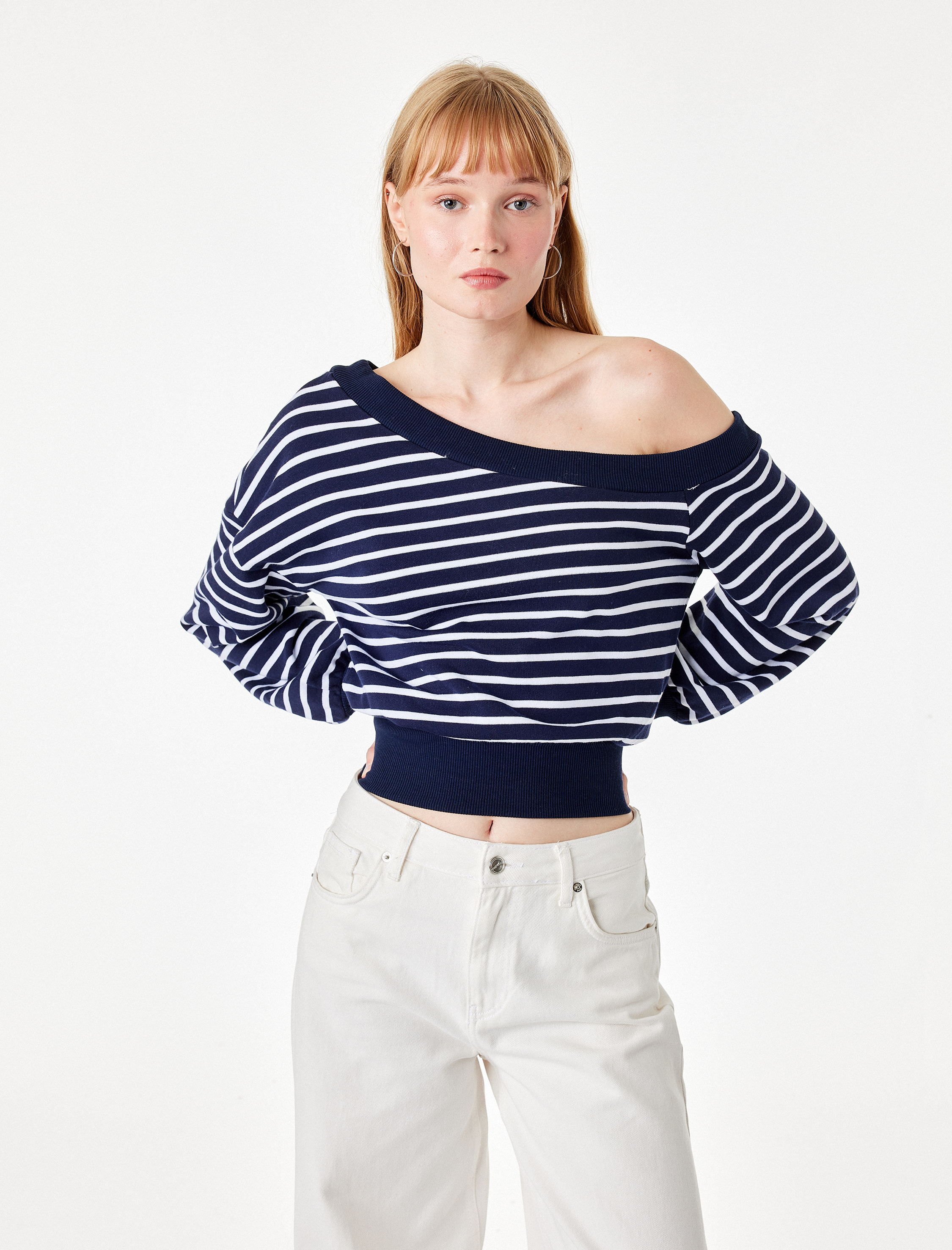   Rahat Kalıp Kayık Yaka Uzun Kollu Çizgili Crop Sweatshirt